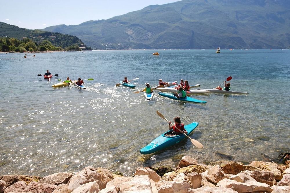Club Hotel E Residence La Vela Torbole Sul Garda Buitenkant foto
